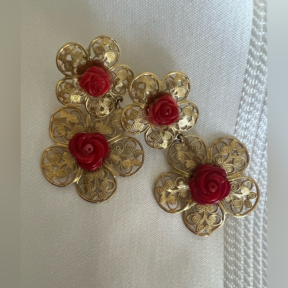 Gold plated earrings like new